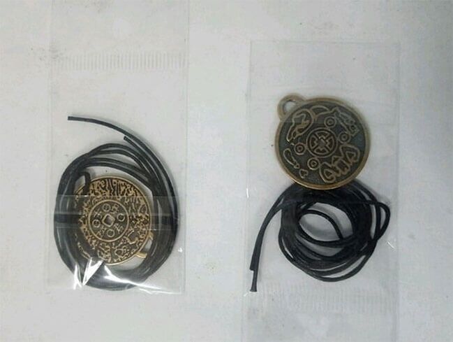 Verjemite v cesarski amulet