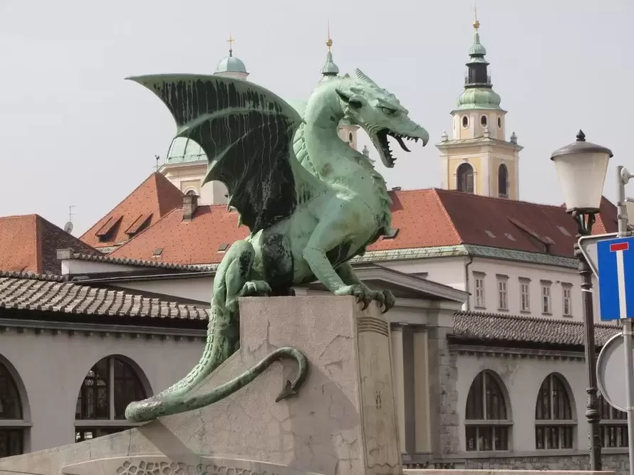 amulet za srečo - zmaj